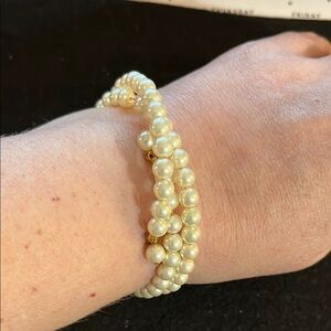 Elegant Pearl Bracelet with Gold Accents